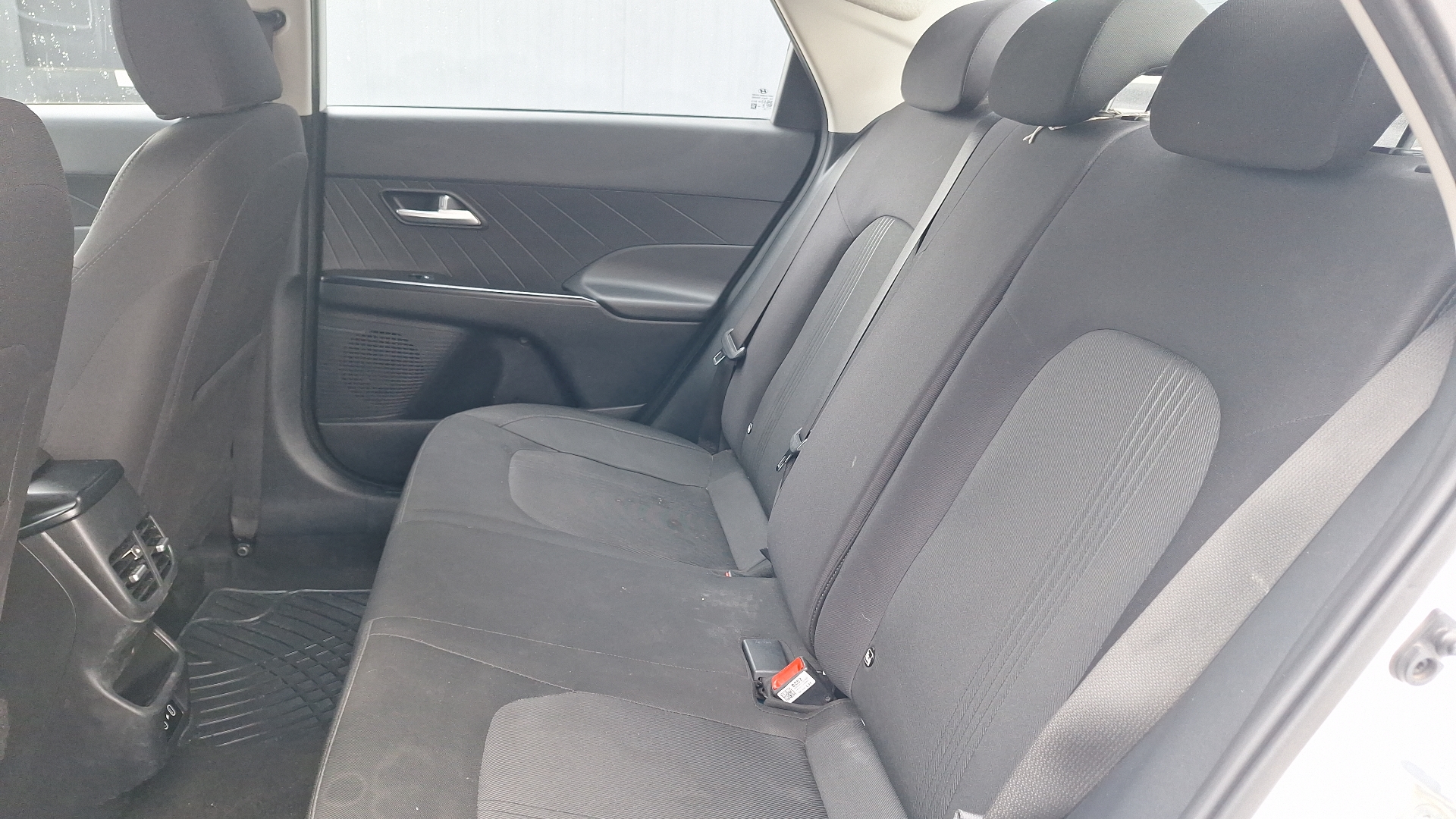 Hyundai Accent — foto 13 de 15