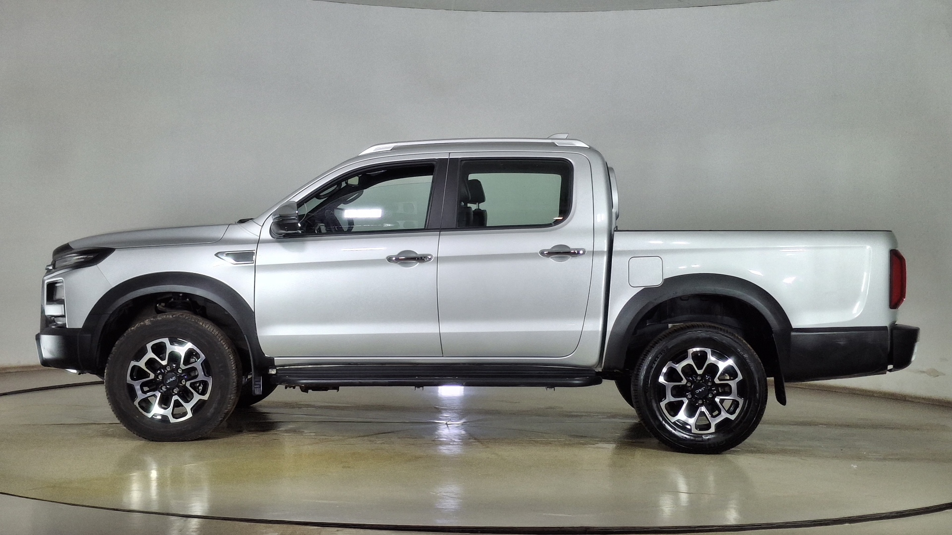 JAC T9 — foto 7 de 17