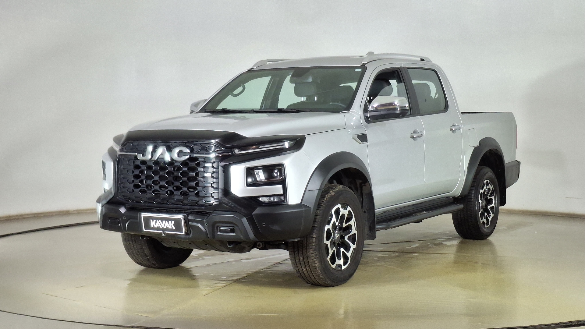 JAC T9