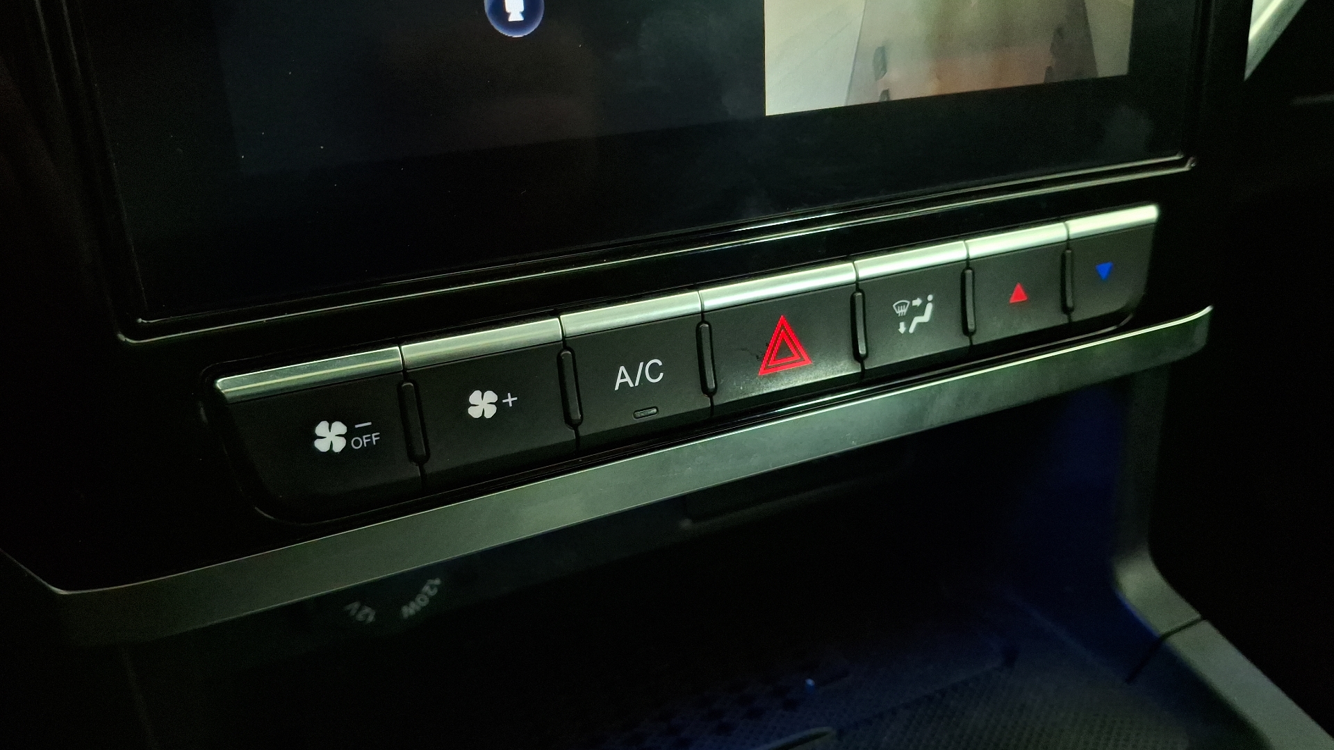 JAC T9 — foto 16 de 17