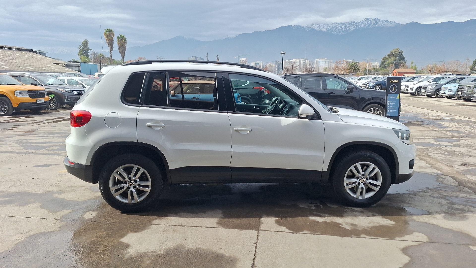 Volkswagen Tiguan — foto 5 de 14