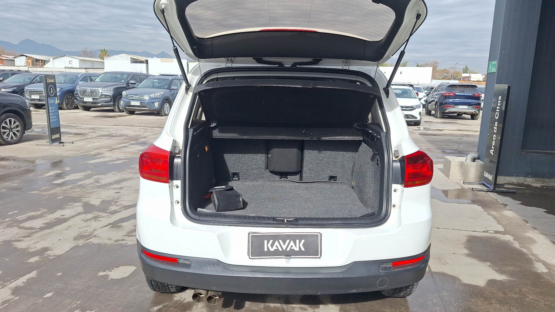 Volkswagen Tiguan — foto 4 de 14