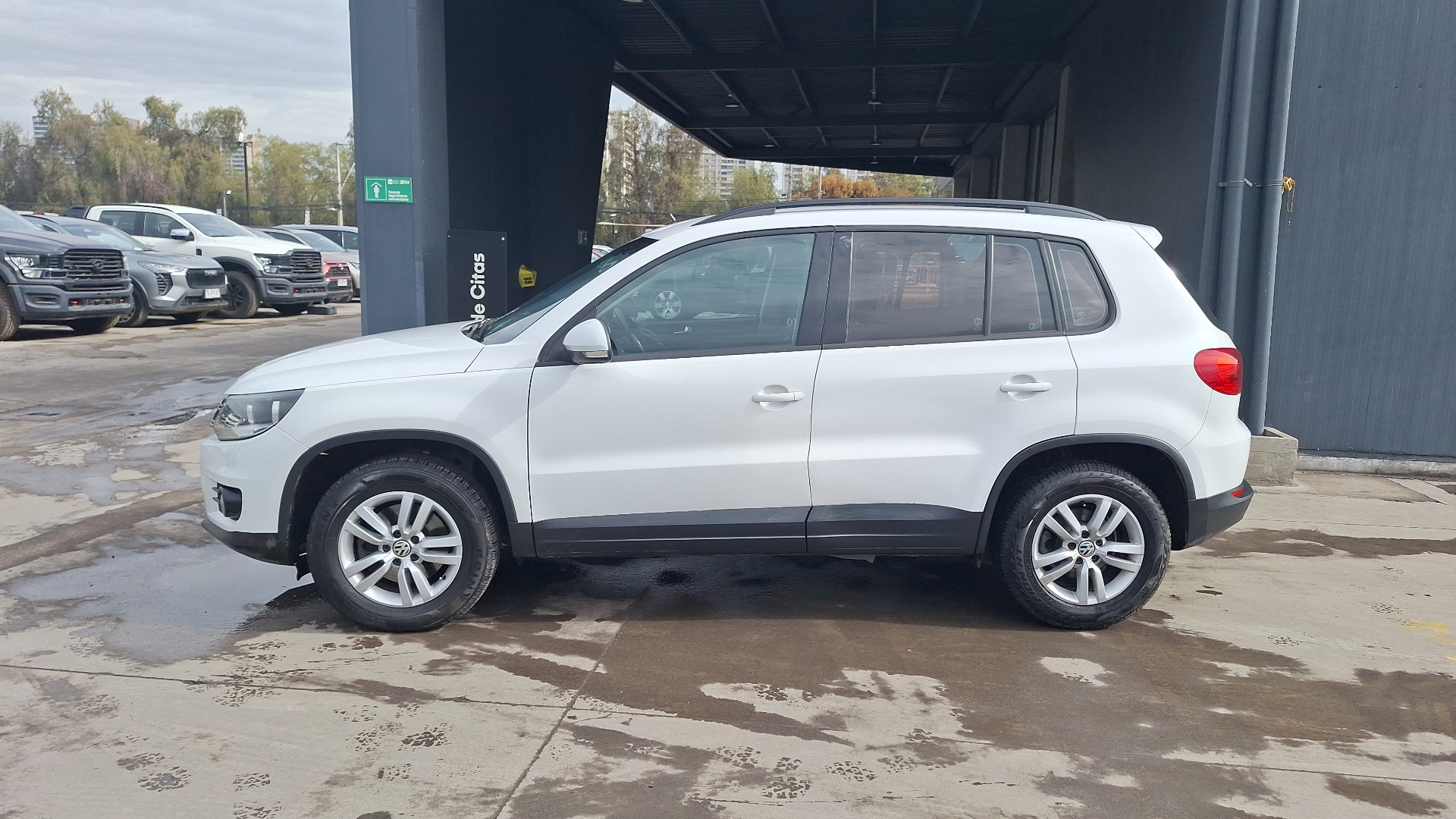 Volkswagen Tiguan — foto 2 de 14