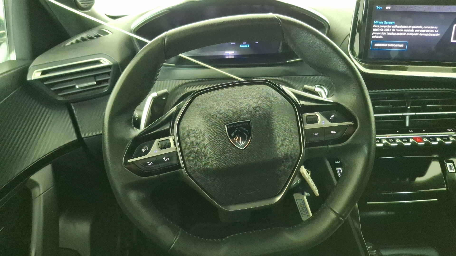Peugeot 2008 — foto 8 de 16