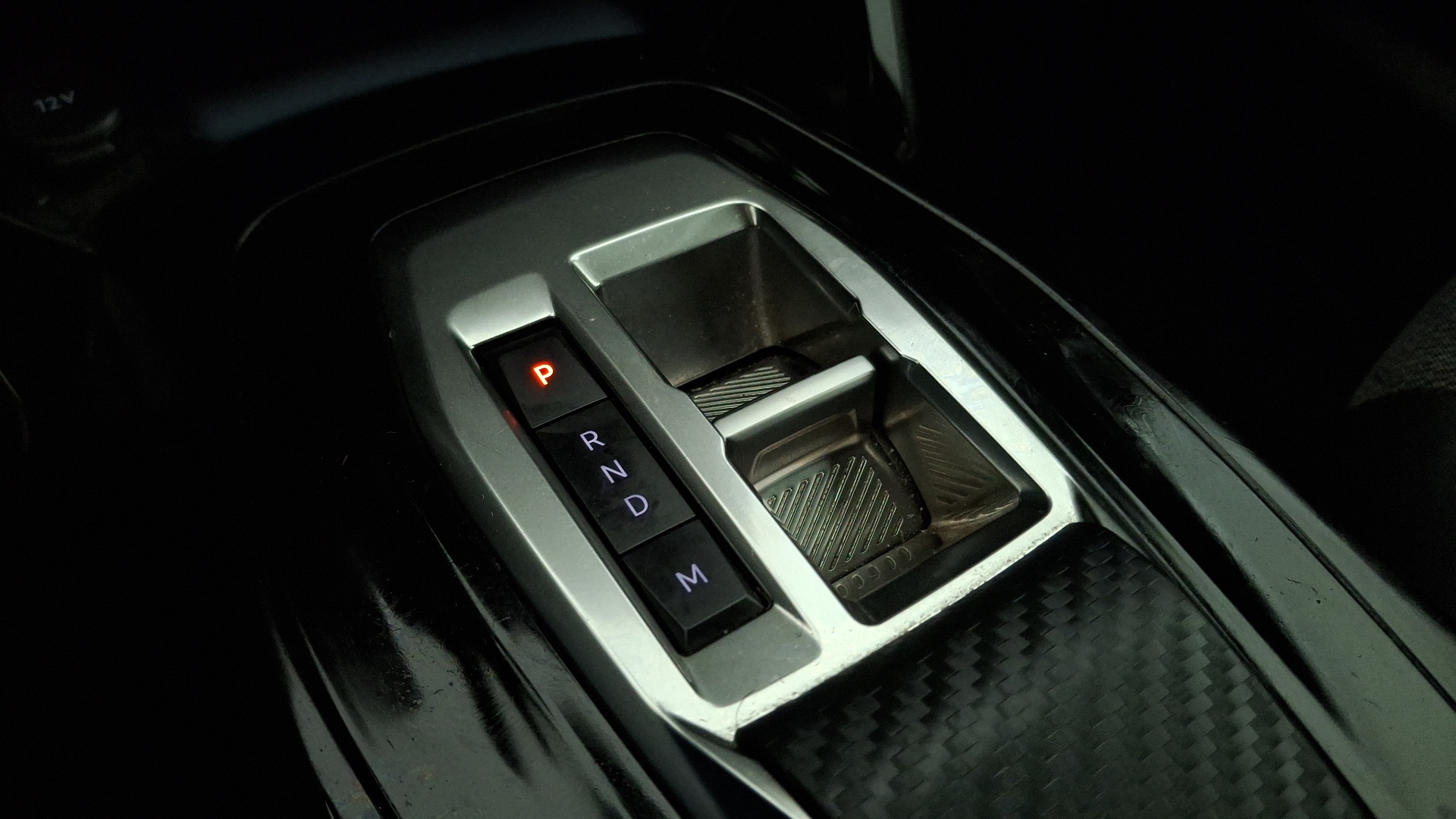 Peugeot 2008 — foto 11 de 16