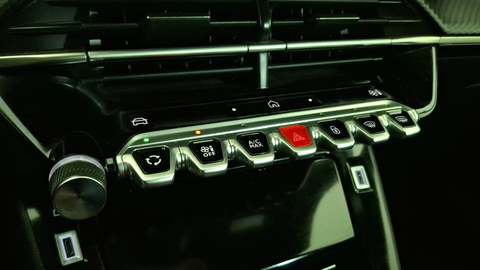 Peugeot 2008 — foto 15 de 16