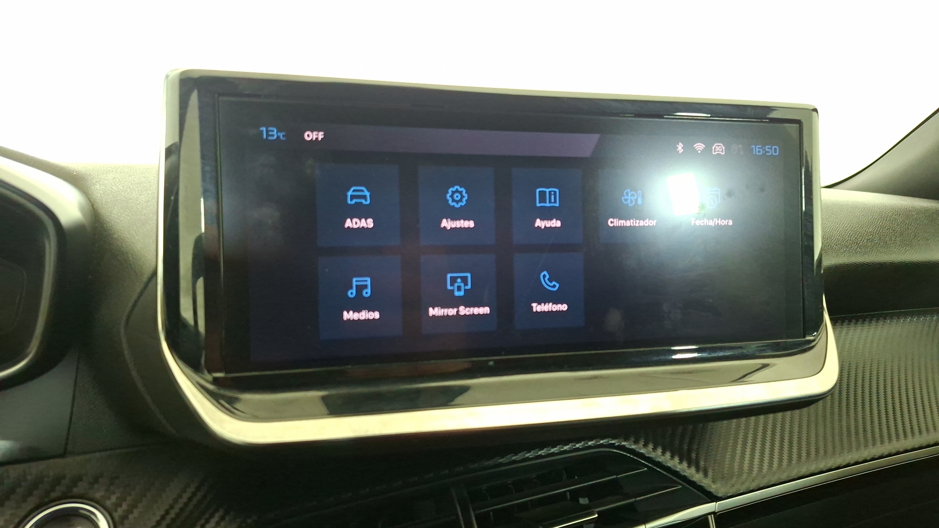 Peugeot 2008 — foto 11 de 17