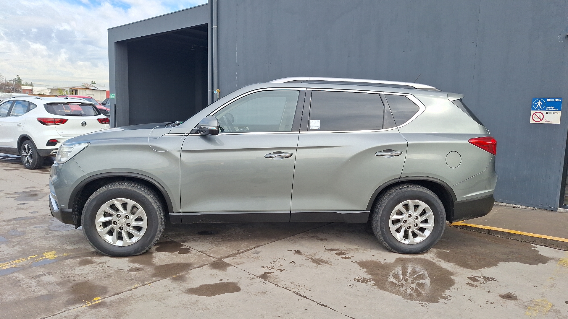 SsangYong Rexton — foto 2 de 16