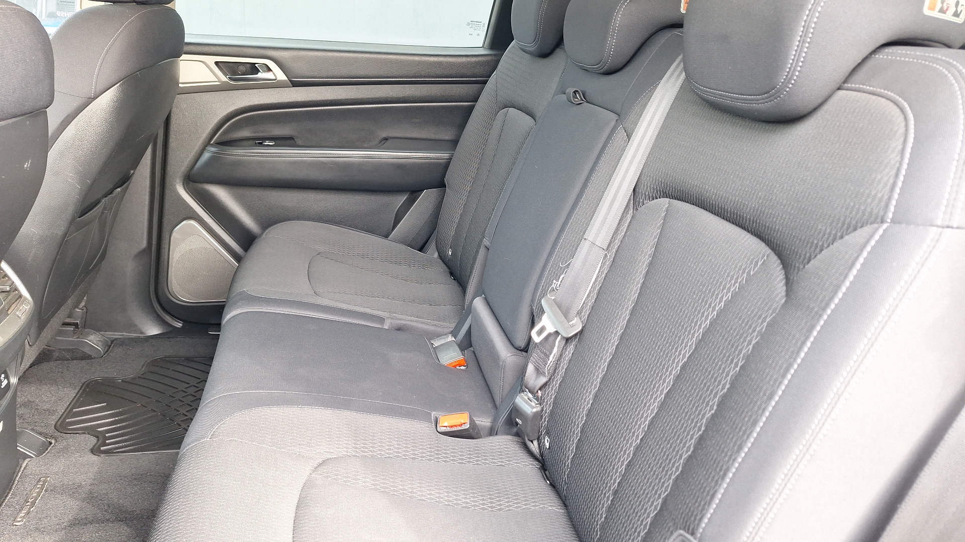 SsangYong Rexton — foto 14 de 16