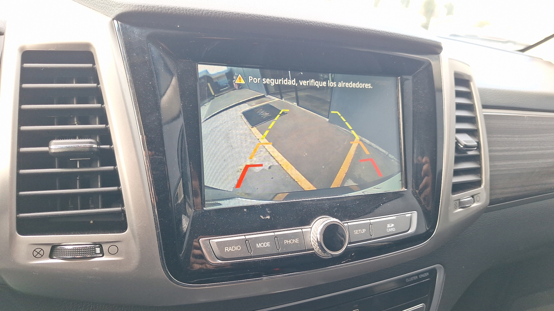 SsangYong Rexton — foto 12 de 16