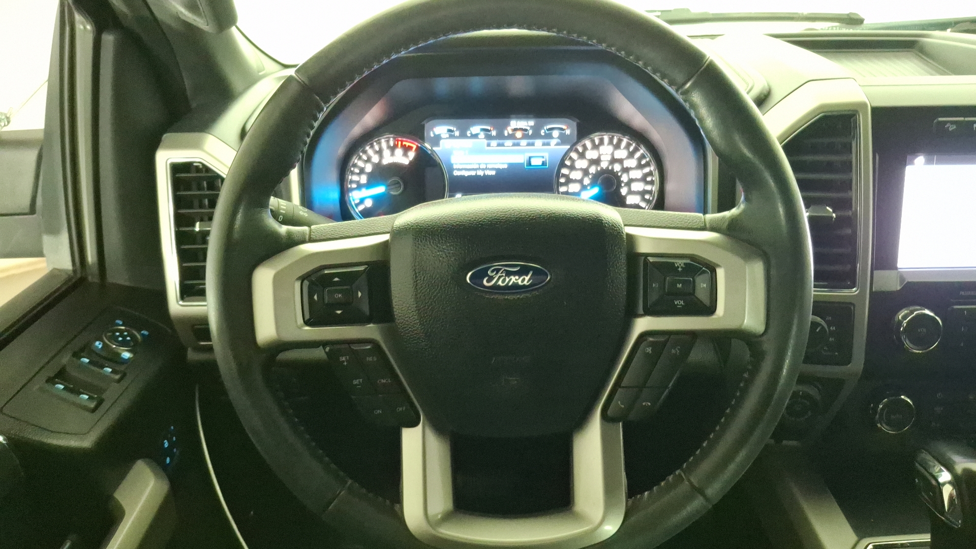 Ford F-150 — foto 8 de 16