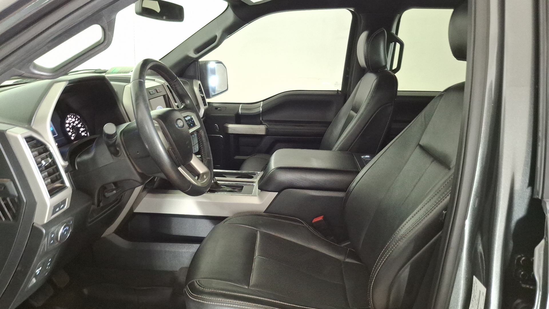 Ford F-150 — foto 13 de 16