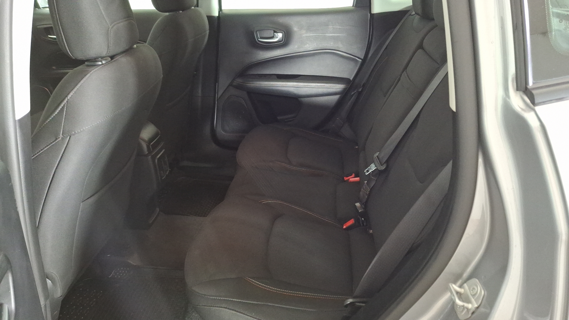 Jeep Compass — foto 14 de 16