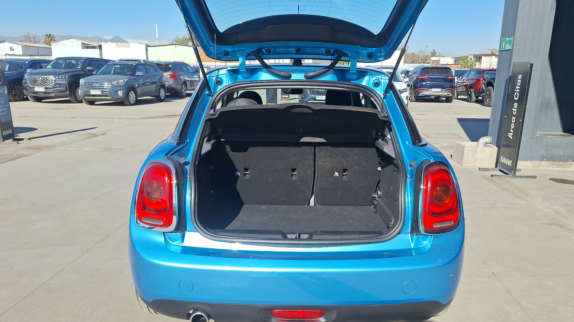 MINI Cooper — foto 4 de 14