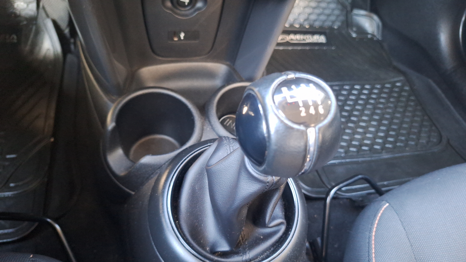 MINI Cooper — foto 11 de 14