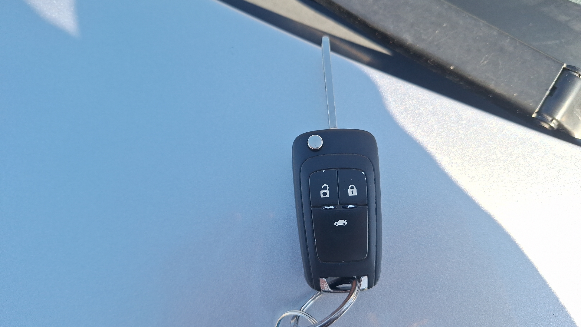 Chevrolet Onix — foto 7 de 15