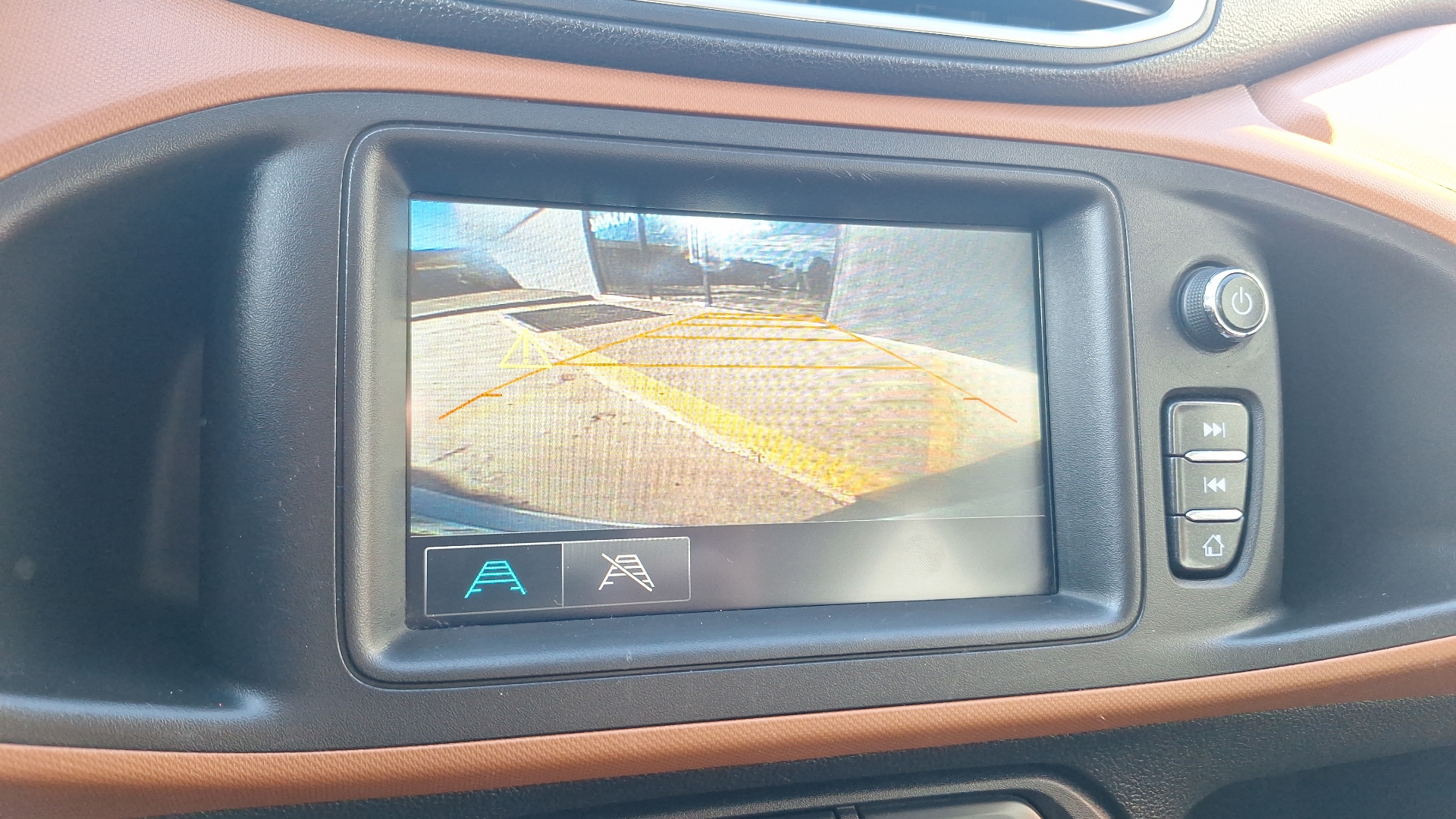 Chevrolet Onix — foto 12 de 15