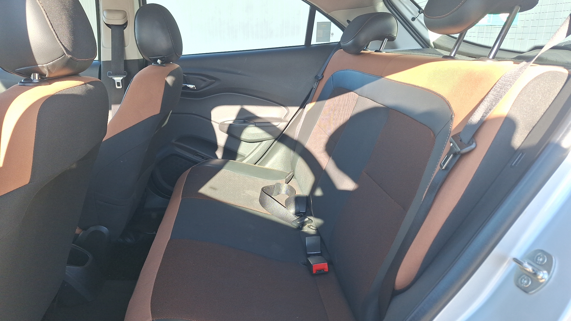 Chevrolet Onix — foto 13 de 15