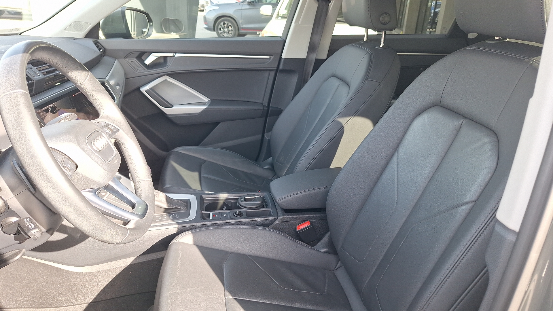 Audi Q3 — foto 14 de 15