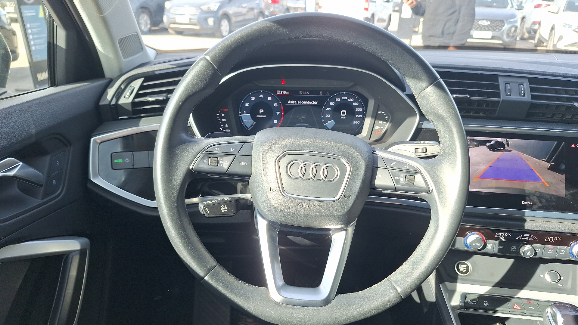 Audi Q3 — foto 8 de 15