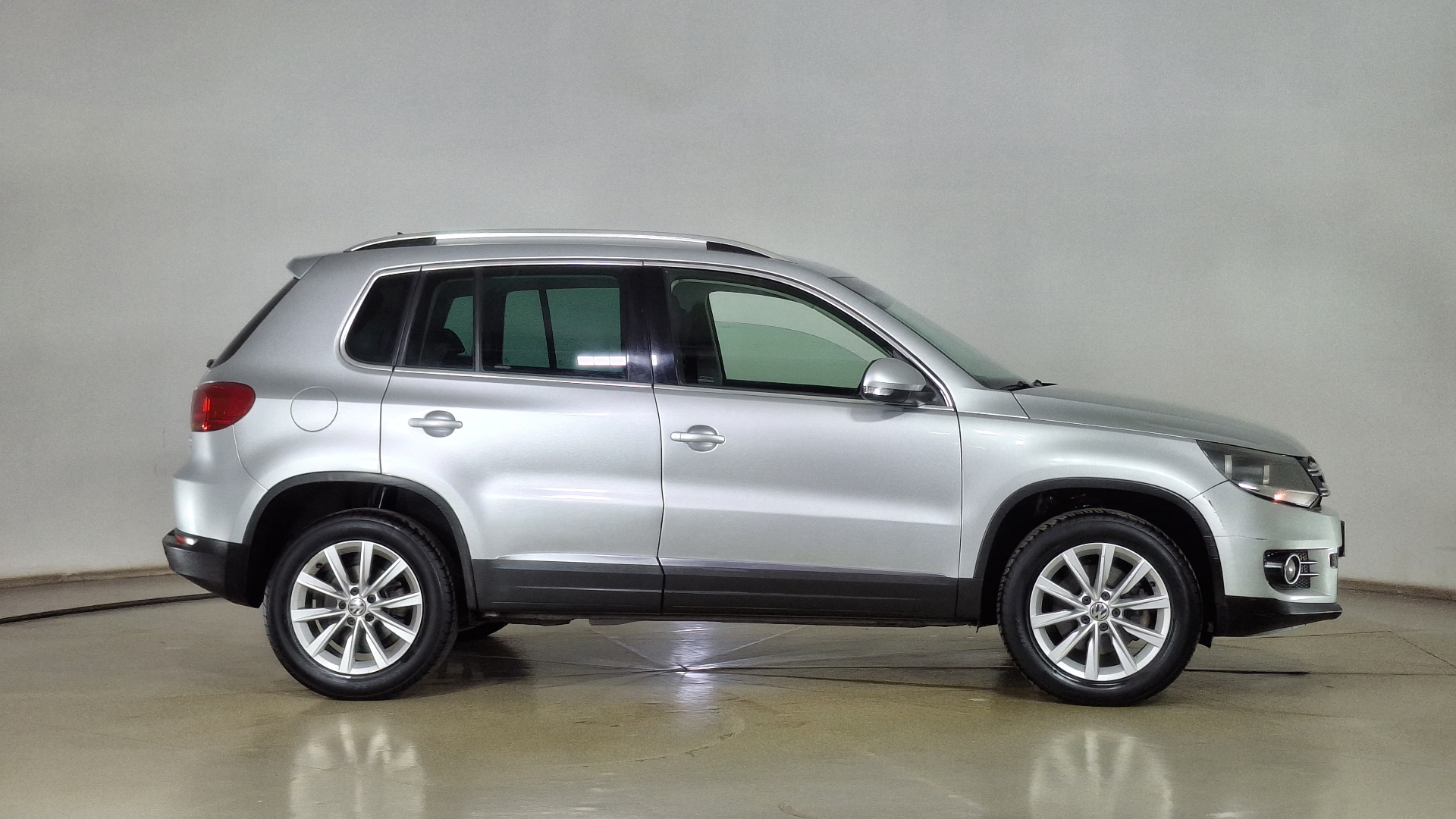 Volkswagen Tiguan — foto 4 de 15