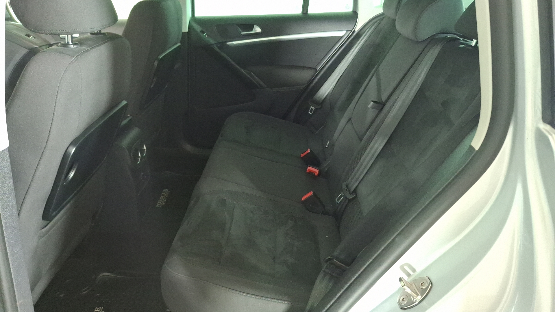 Volkswagen Tiguan — foto 13 de 15