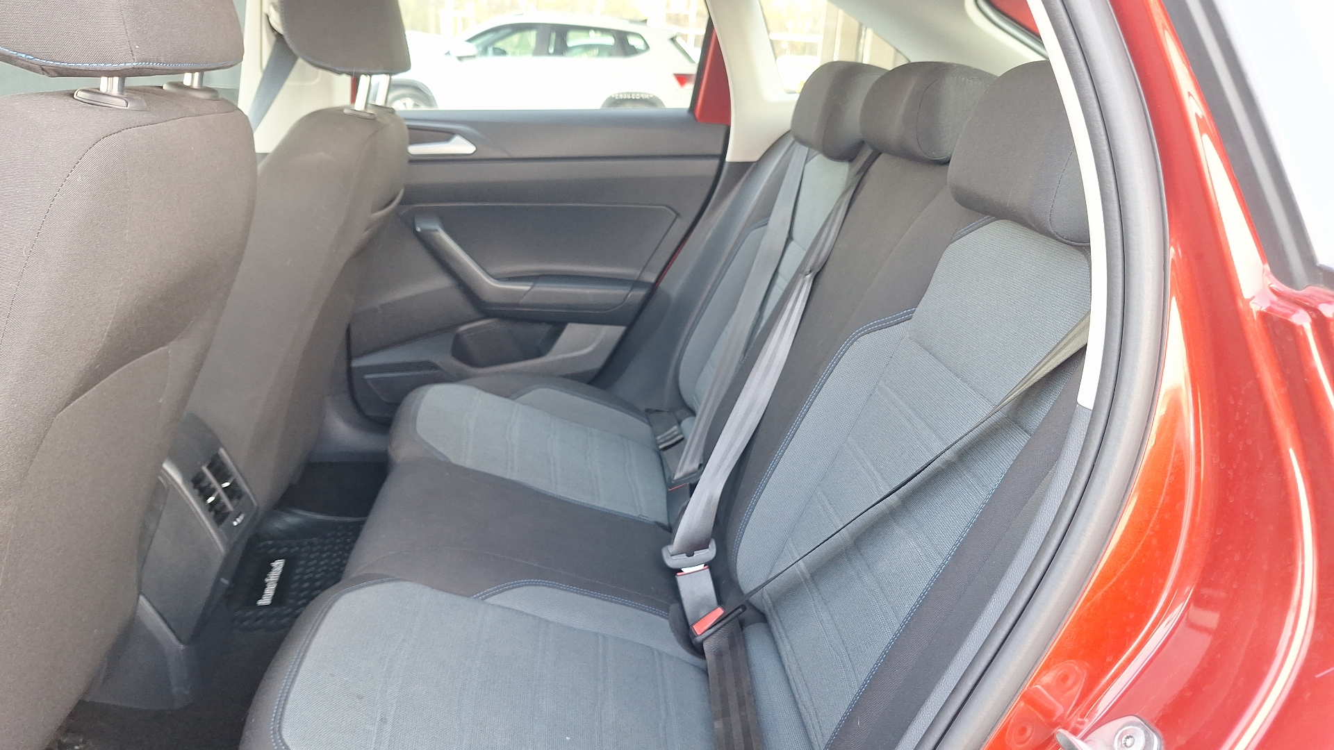 Volkswagen Nivus — foto 12 de 14