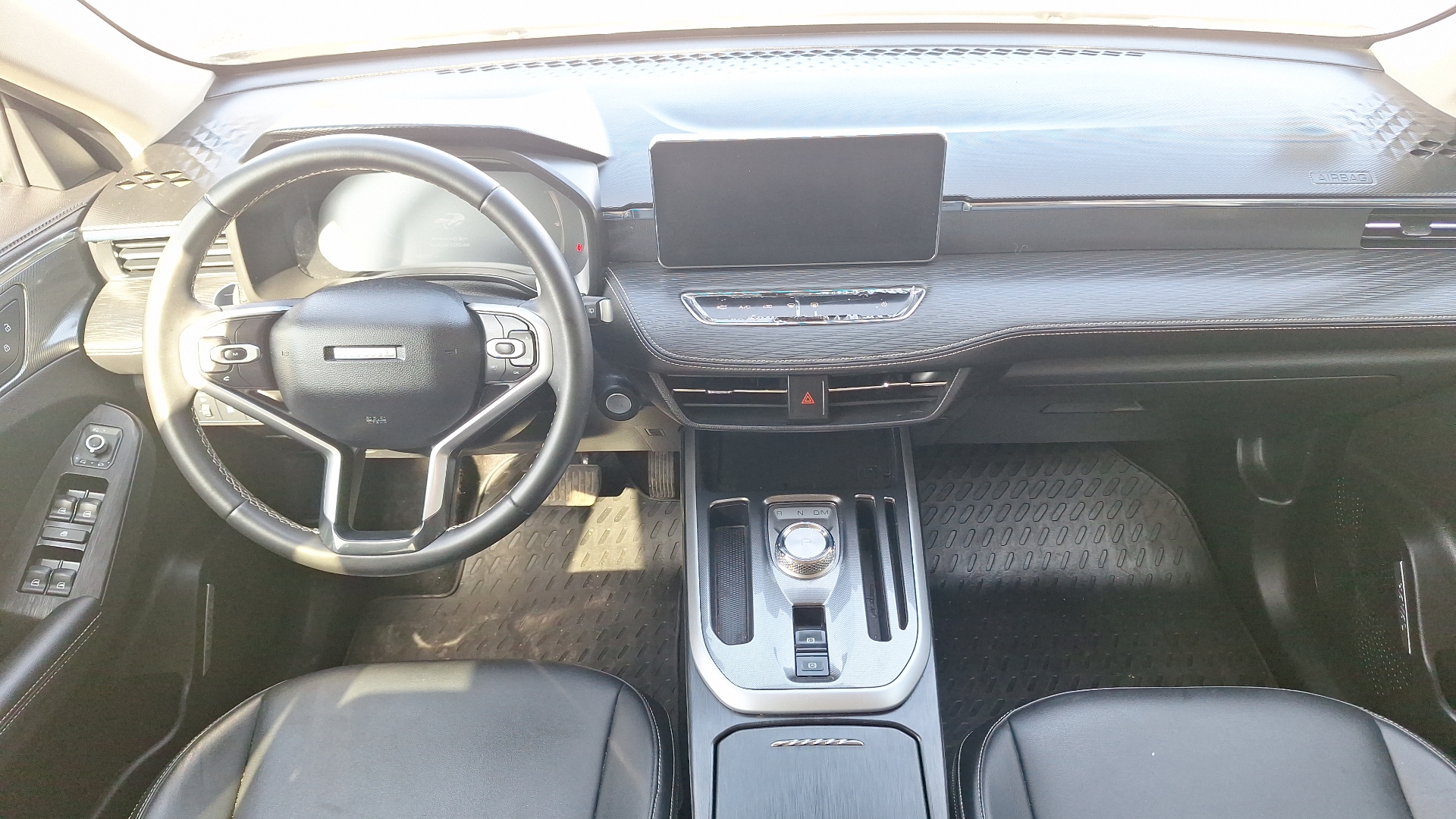 Haval Jolion — foto 6 de 15
