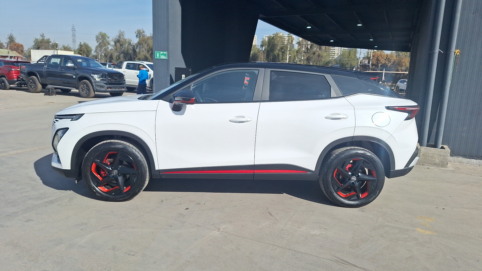 Omoda C5 — foto 2 de 16