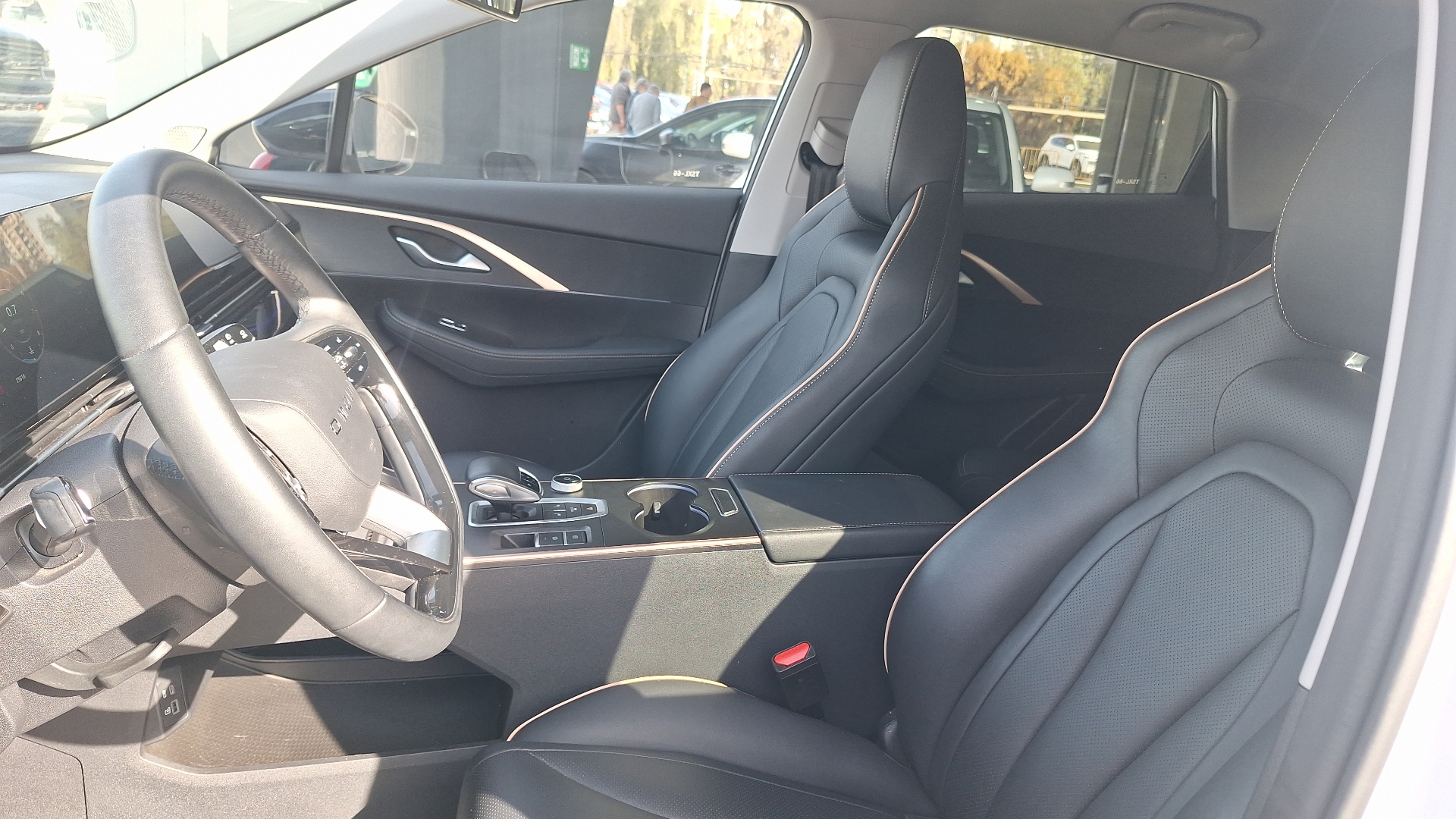 Omoda C5 — foto 15 de 16