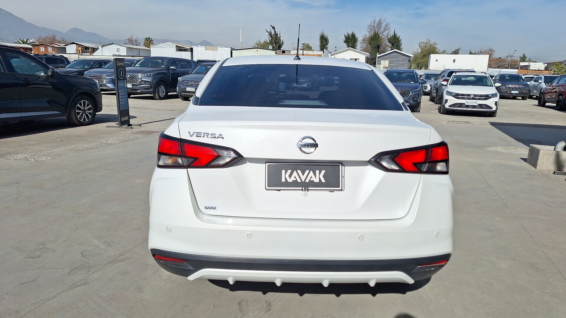 Nissan Versa — foto 3 de 14