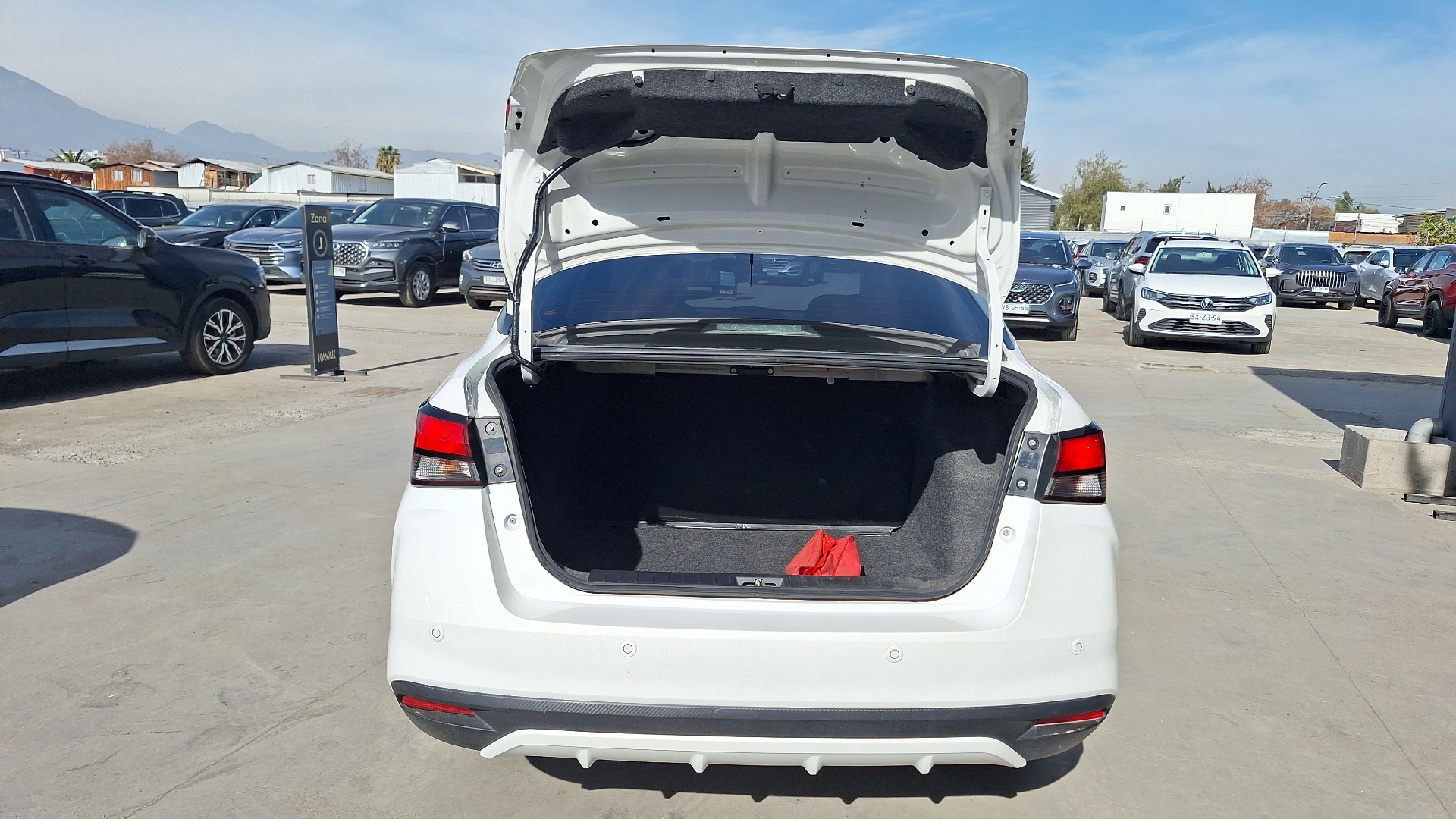Nissan Versa — foto 4 de 14