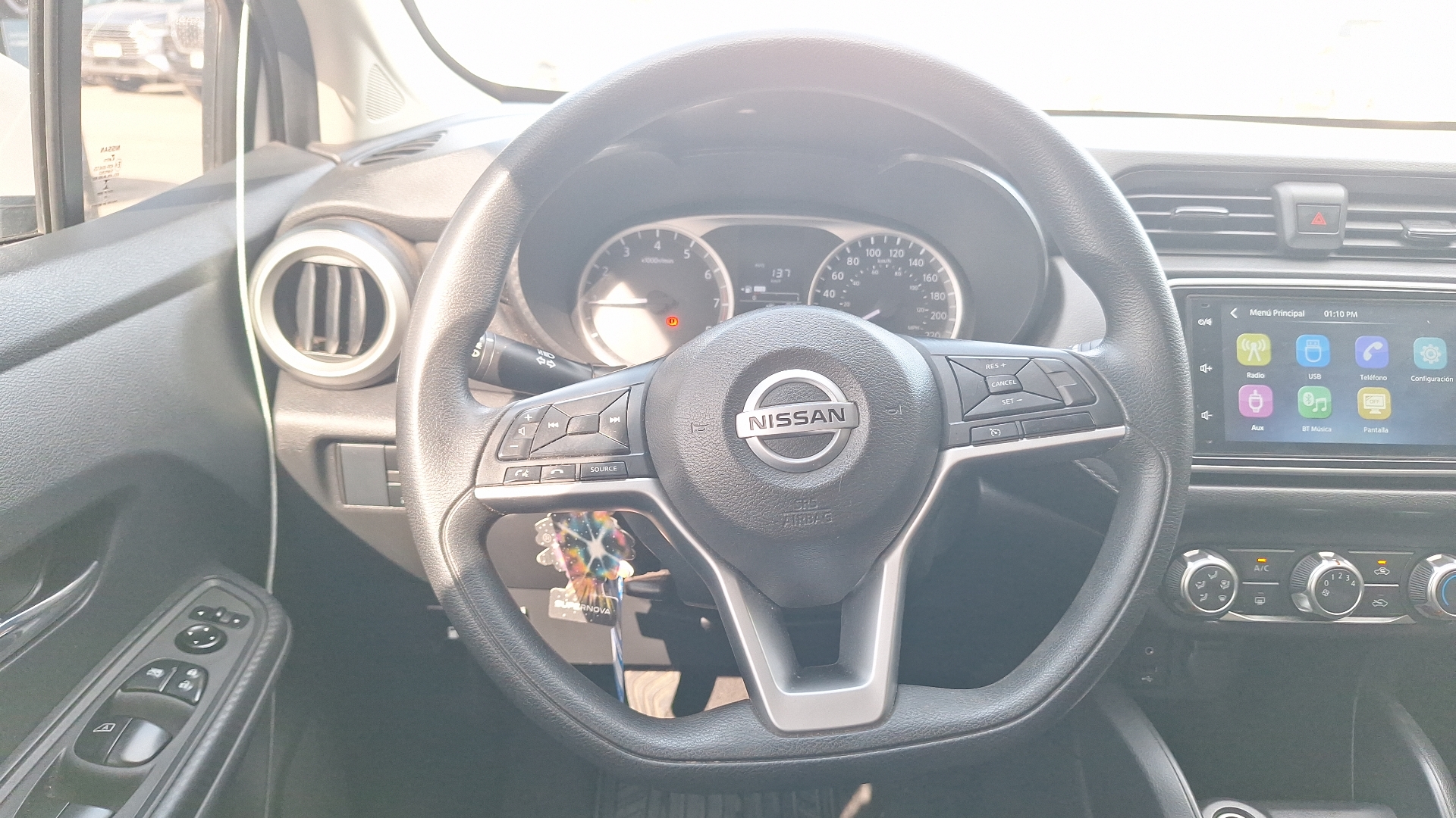 Nissan Versa — foto 8 de 14