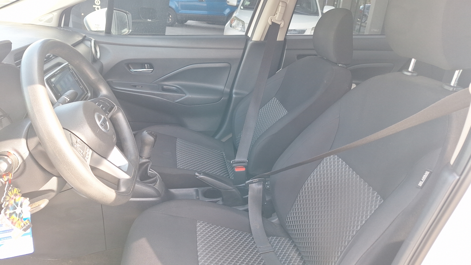 Nissan Versa — foto 13 de 14
