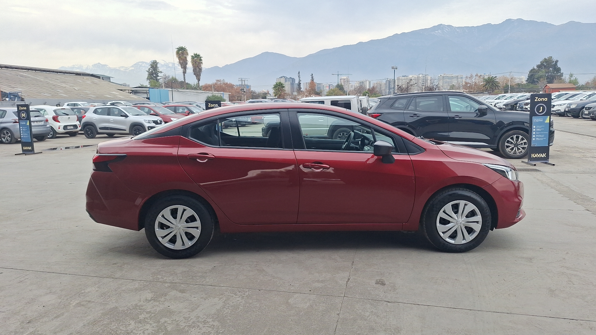 Nissan Versa — foto 5 de 14
