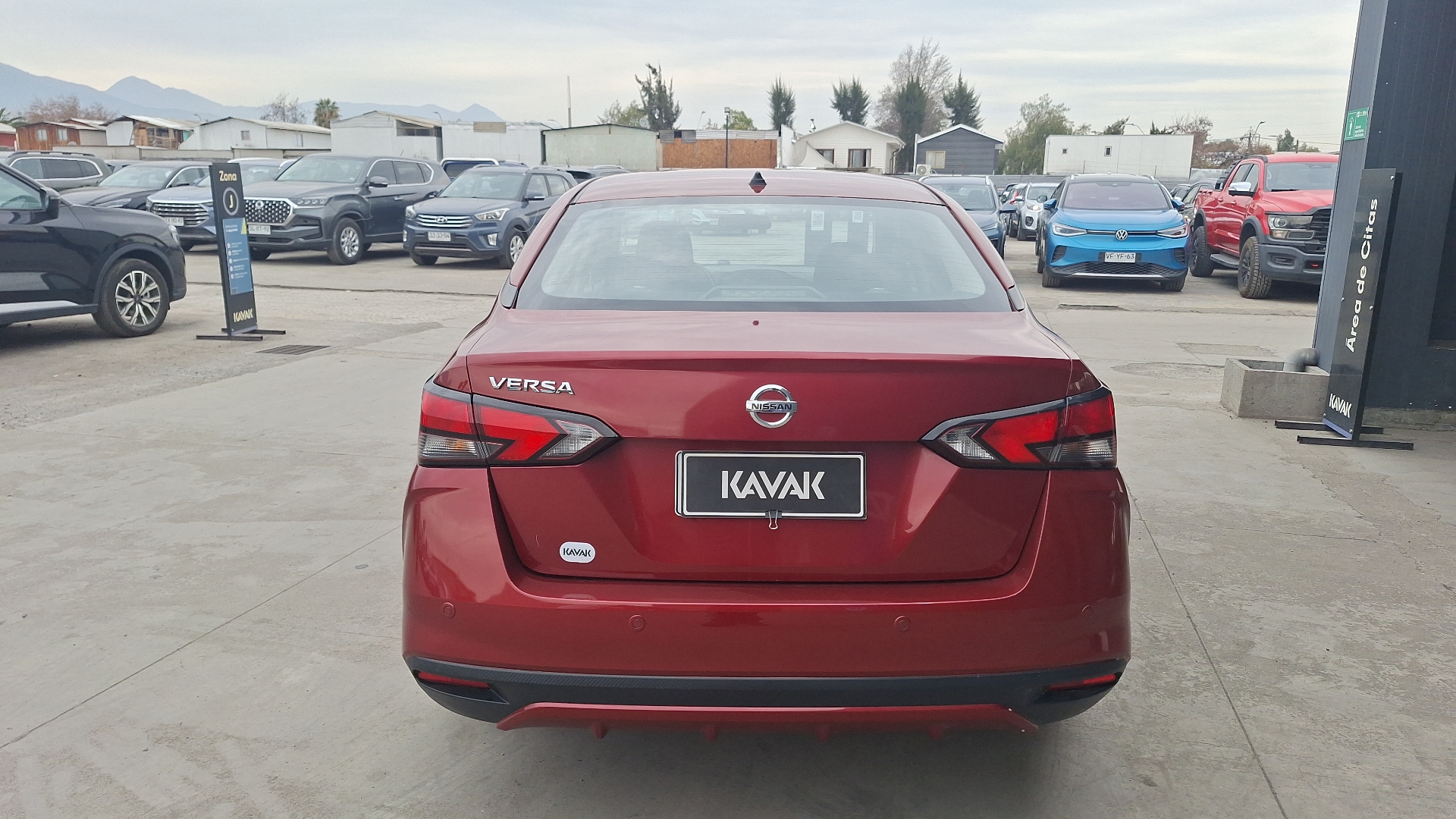 Nissan Versa — foto 3 de 14