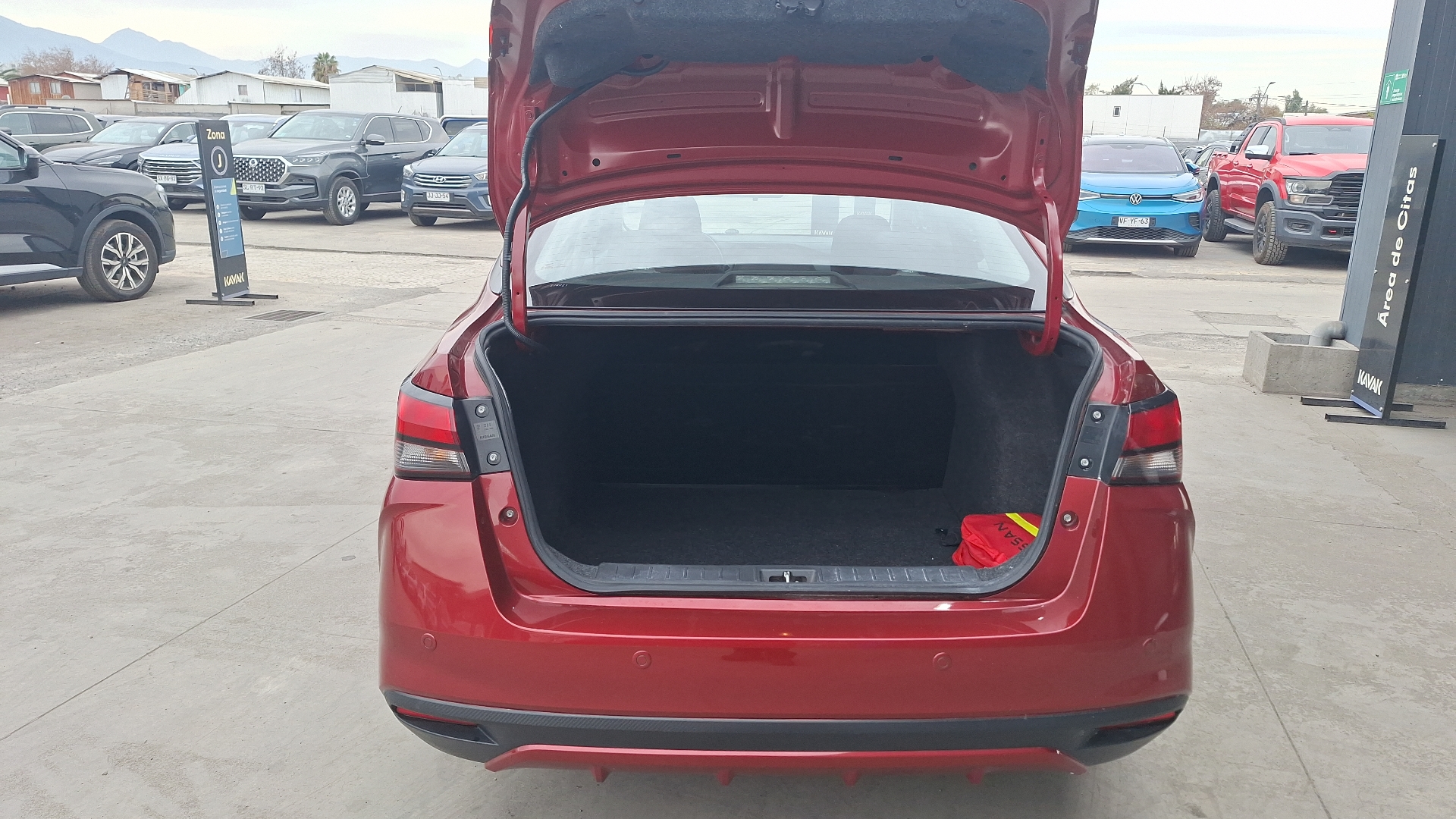 Nissan Versa — foto 4 de 14