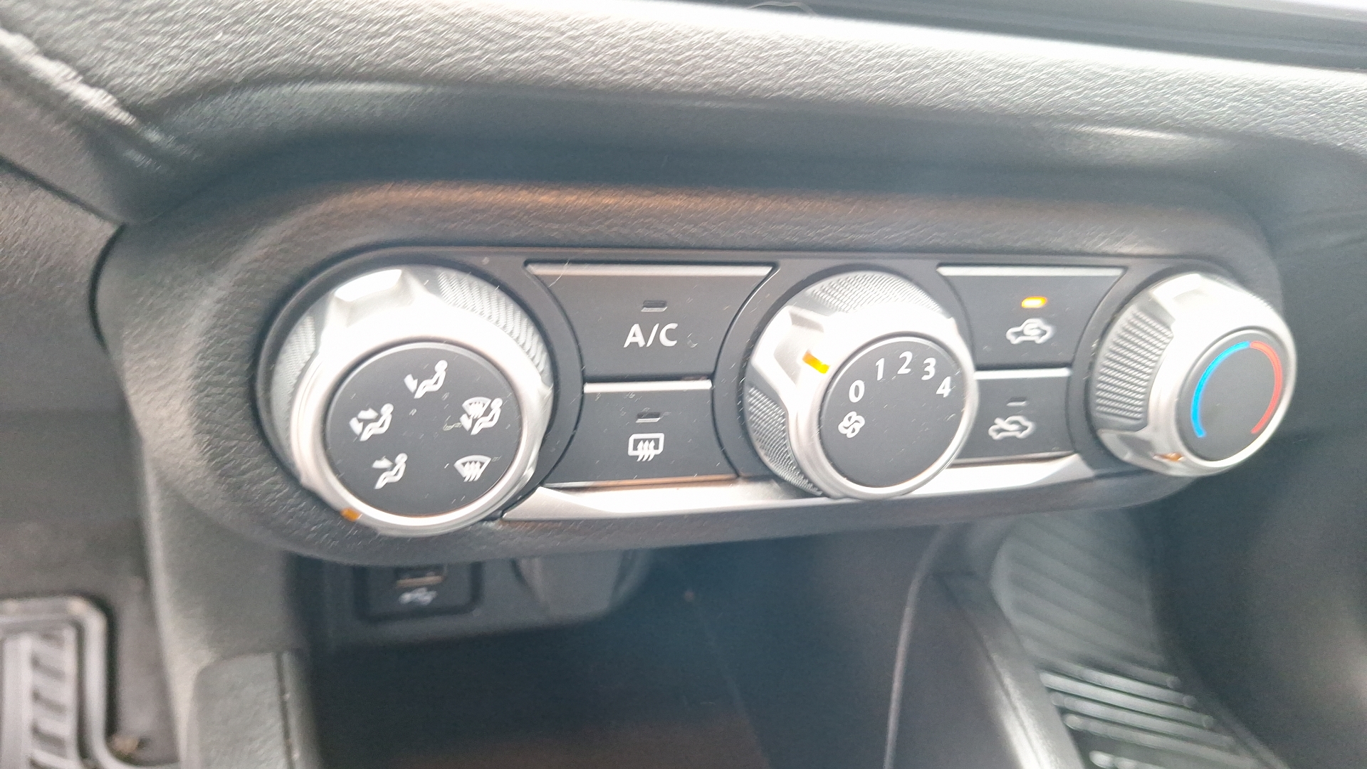 Nissan Versa — foto 14 de 14