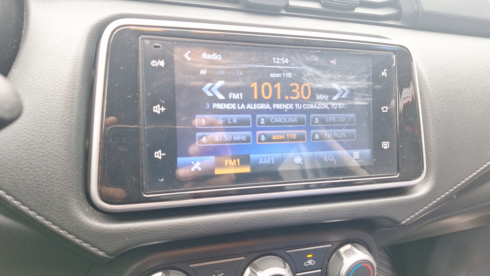 Nissan Versa — foto 10 de 14