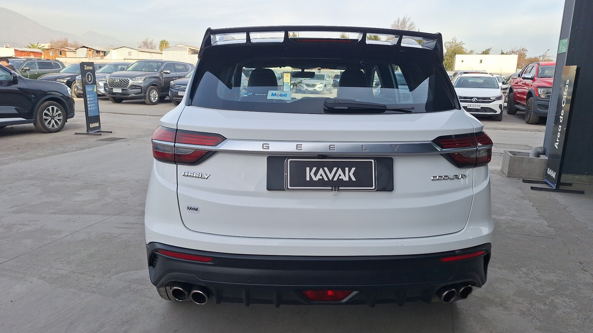 Geely Coolray — foto 3 de 15
