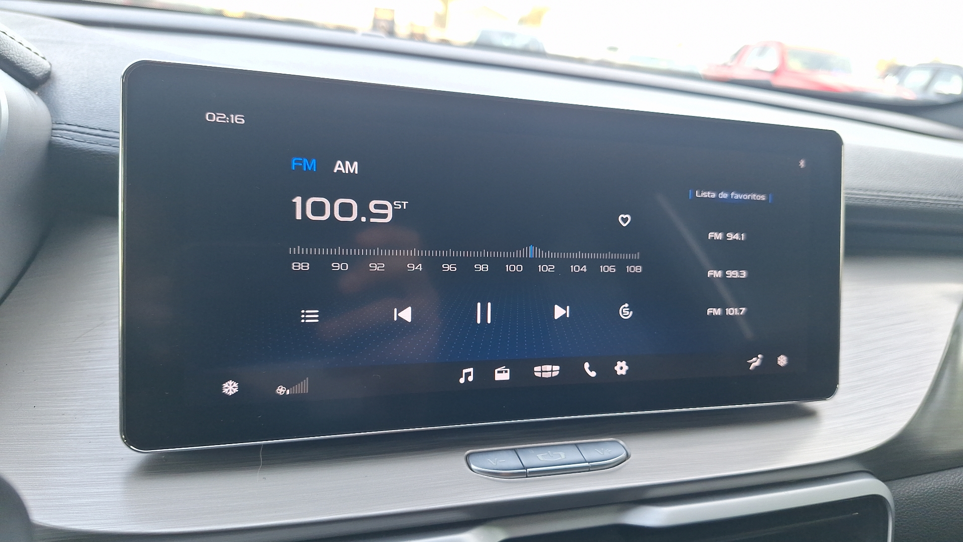 Geely Coolray — foto 10 de 15