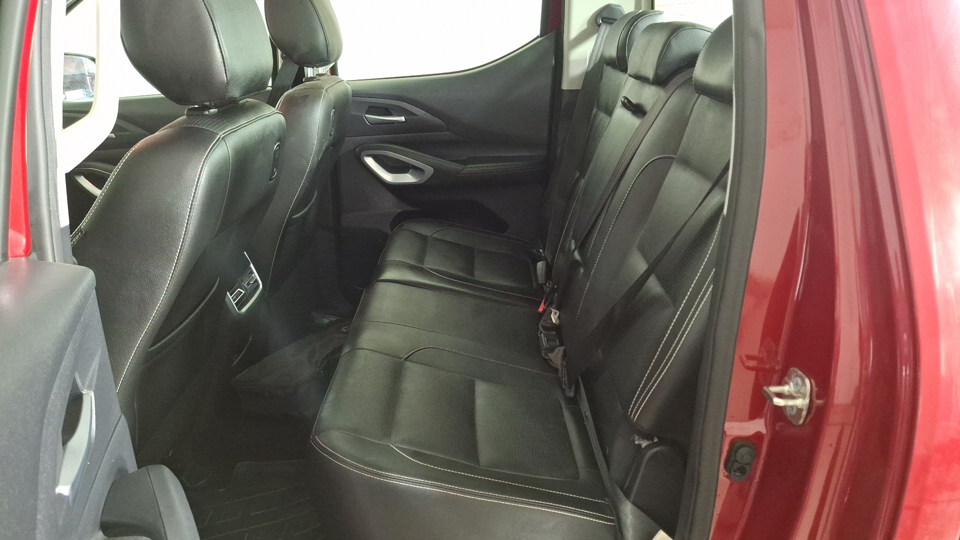 Peugeot Landtrek — foto 14 de 16