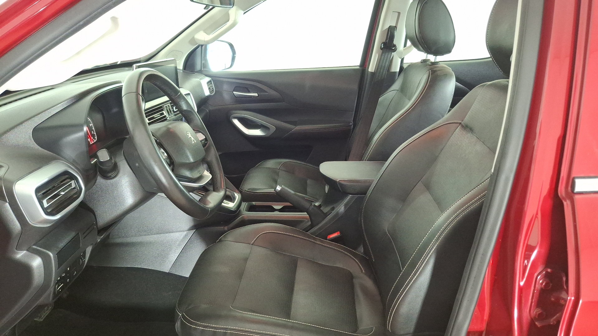 Peugeot Landtrek — foto 13 de 16