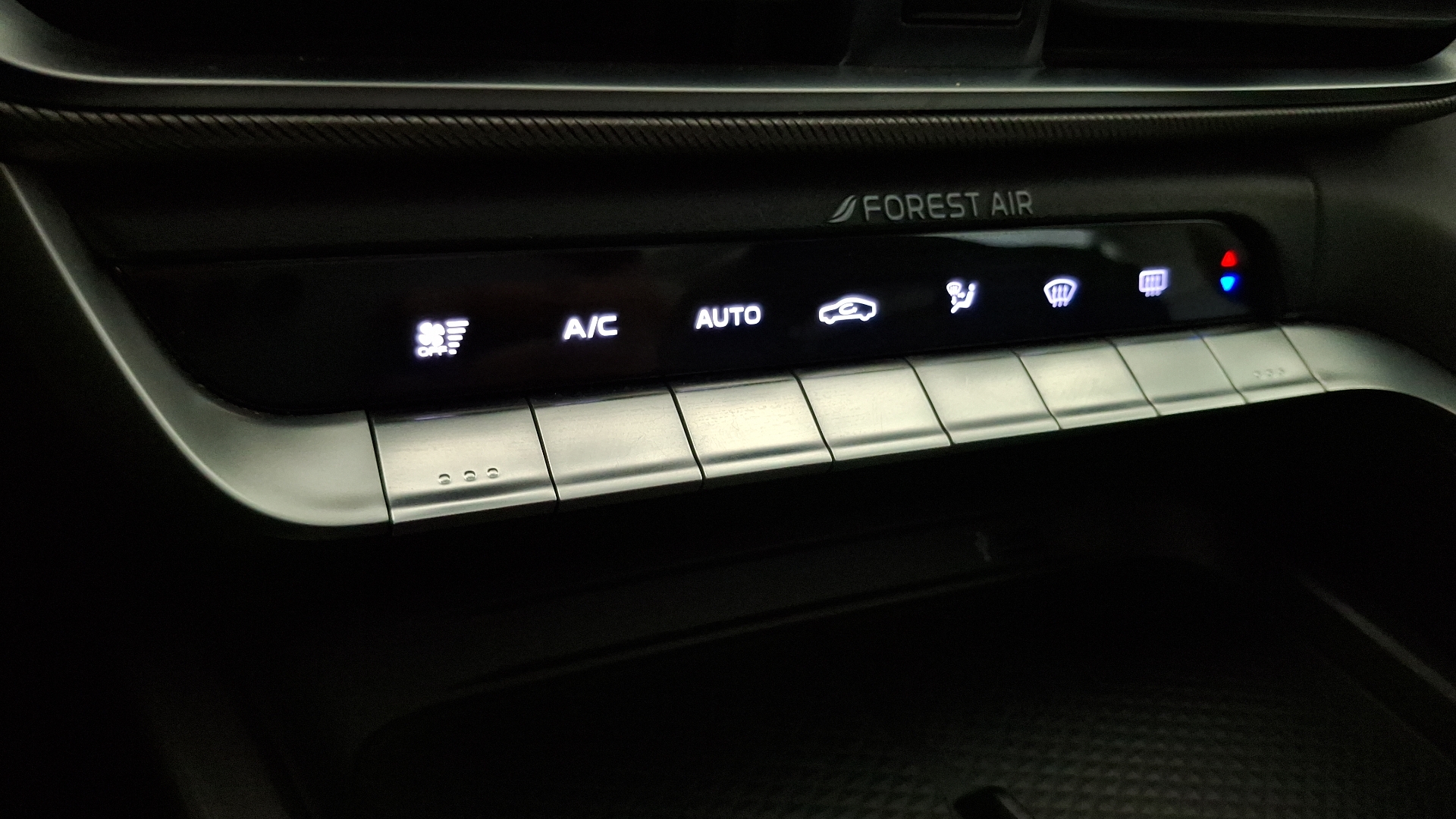 Changan Uni-T — foto 15 de 16