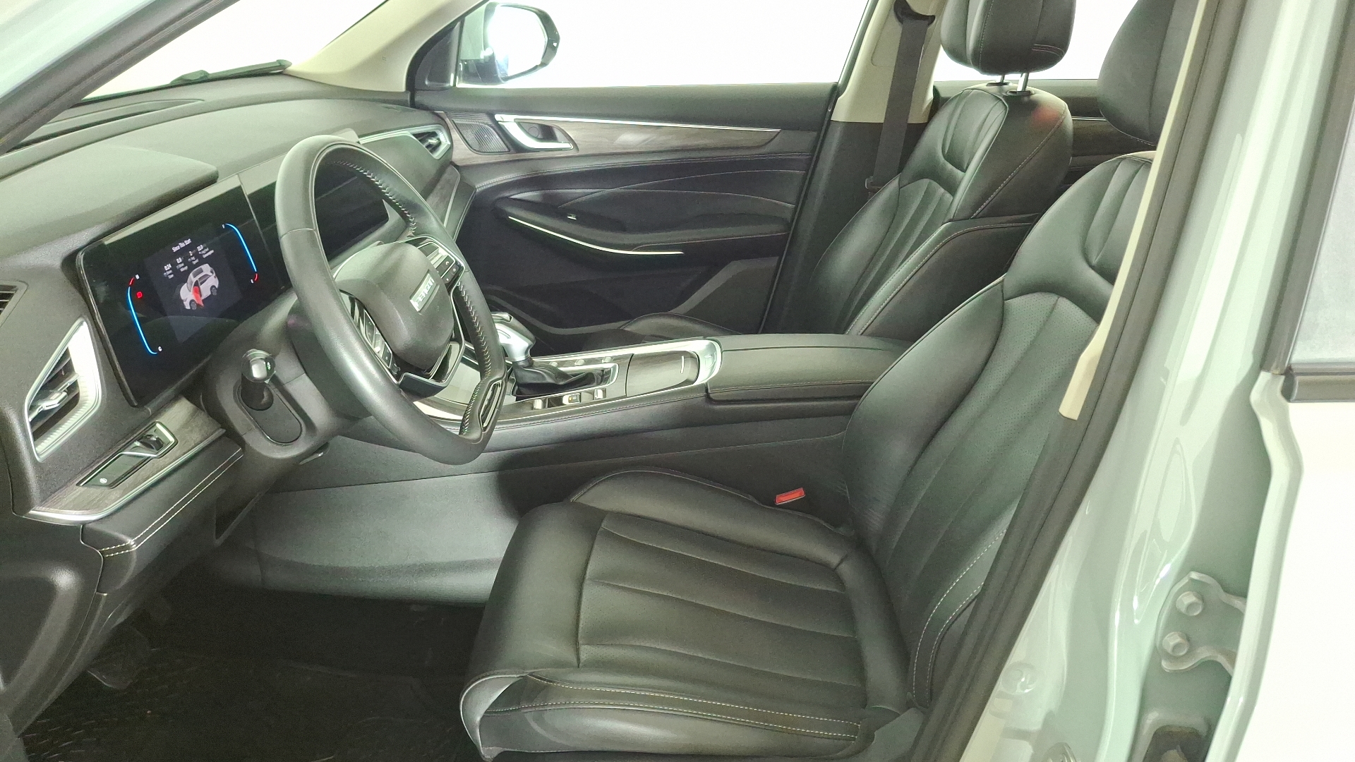 DFSK Suv600 — foto 14 de 17