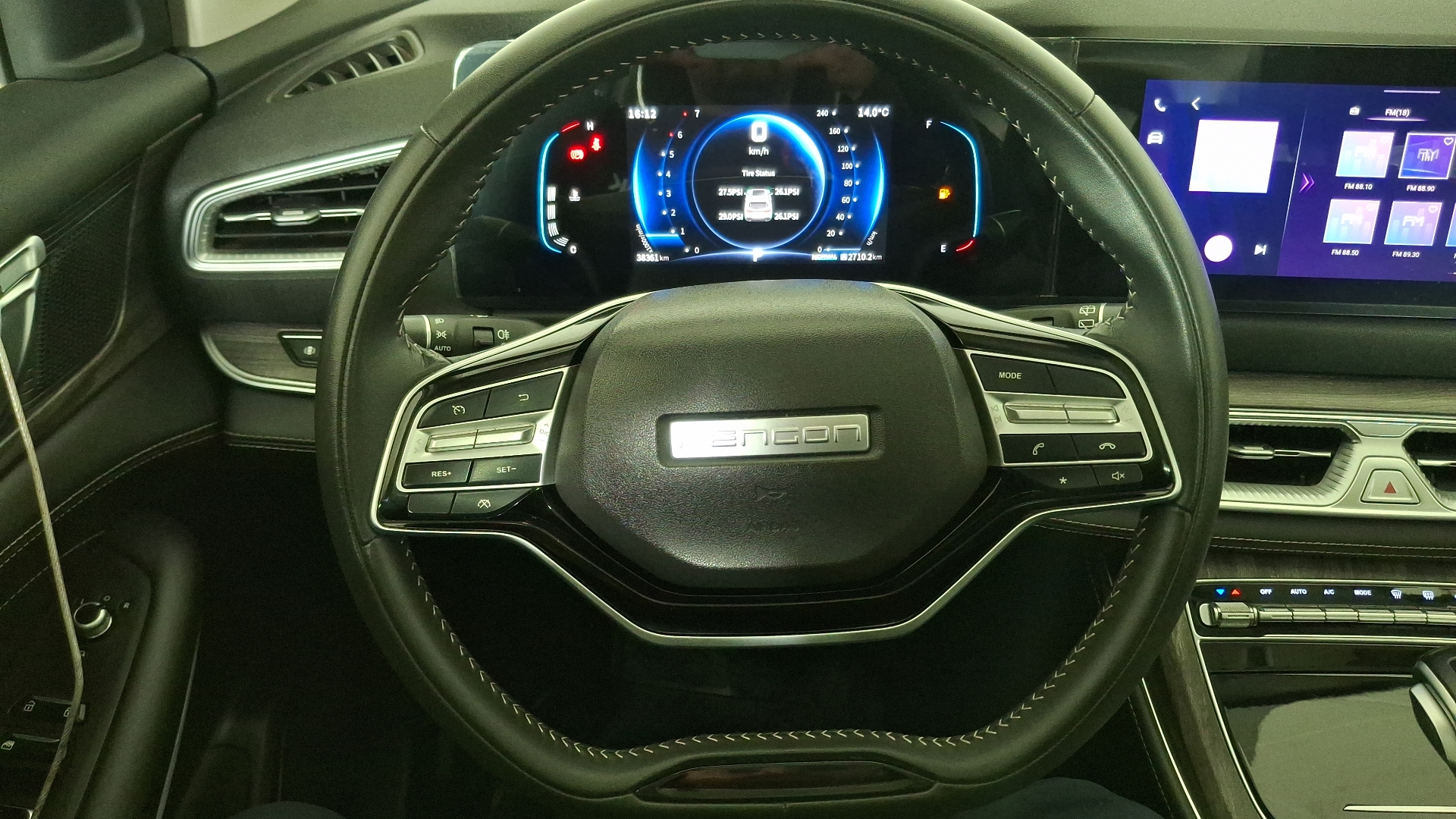 DFSK Suv600 — foto 8 de 17