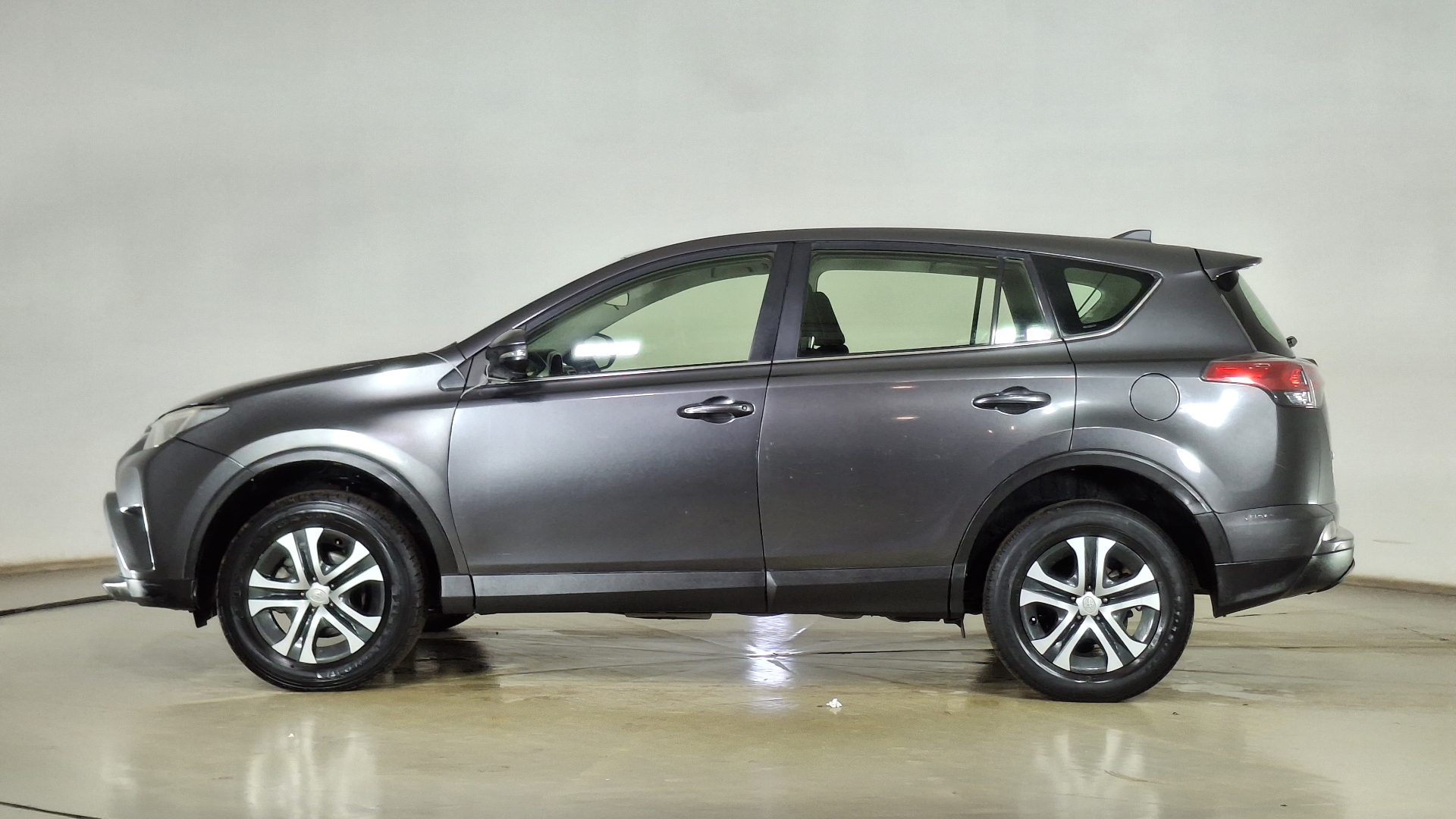 Toyota RAV4 — foto 7 de 16