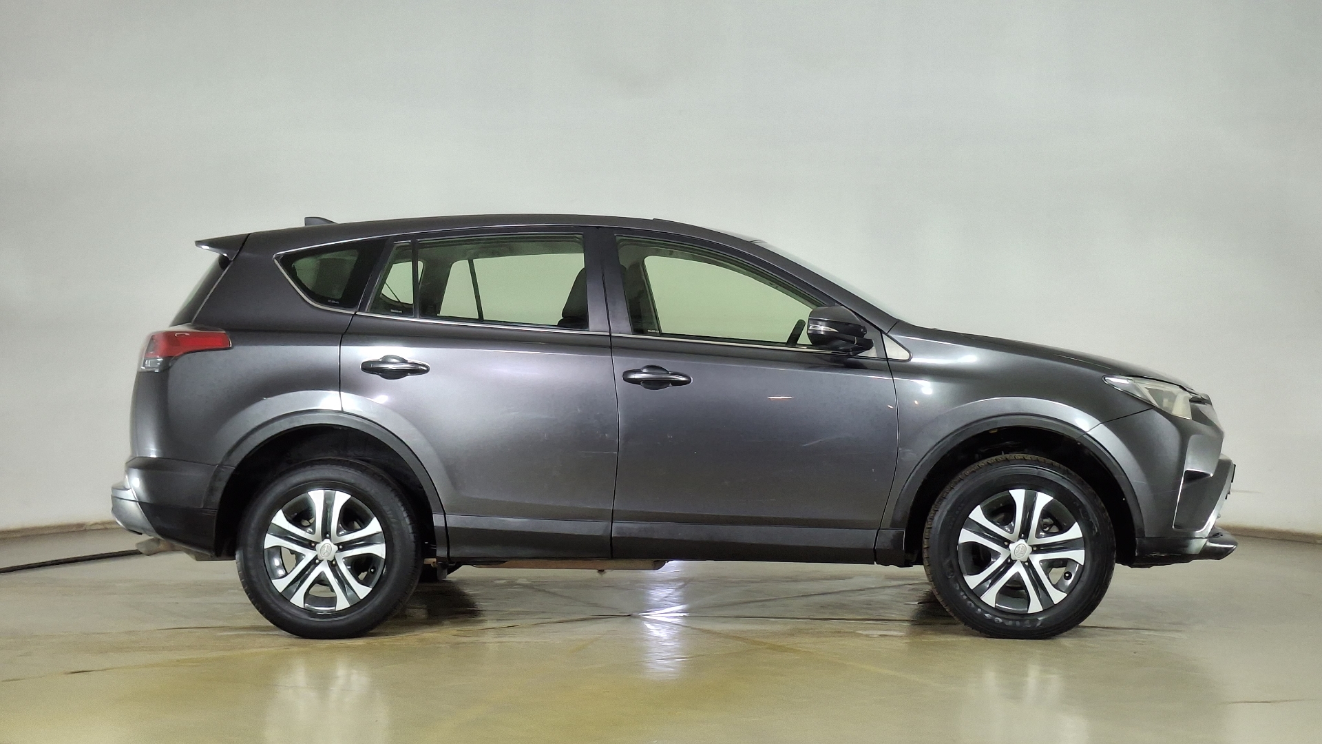 Toyota RAV4 — foto 4 de 16