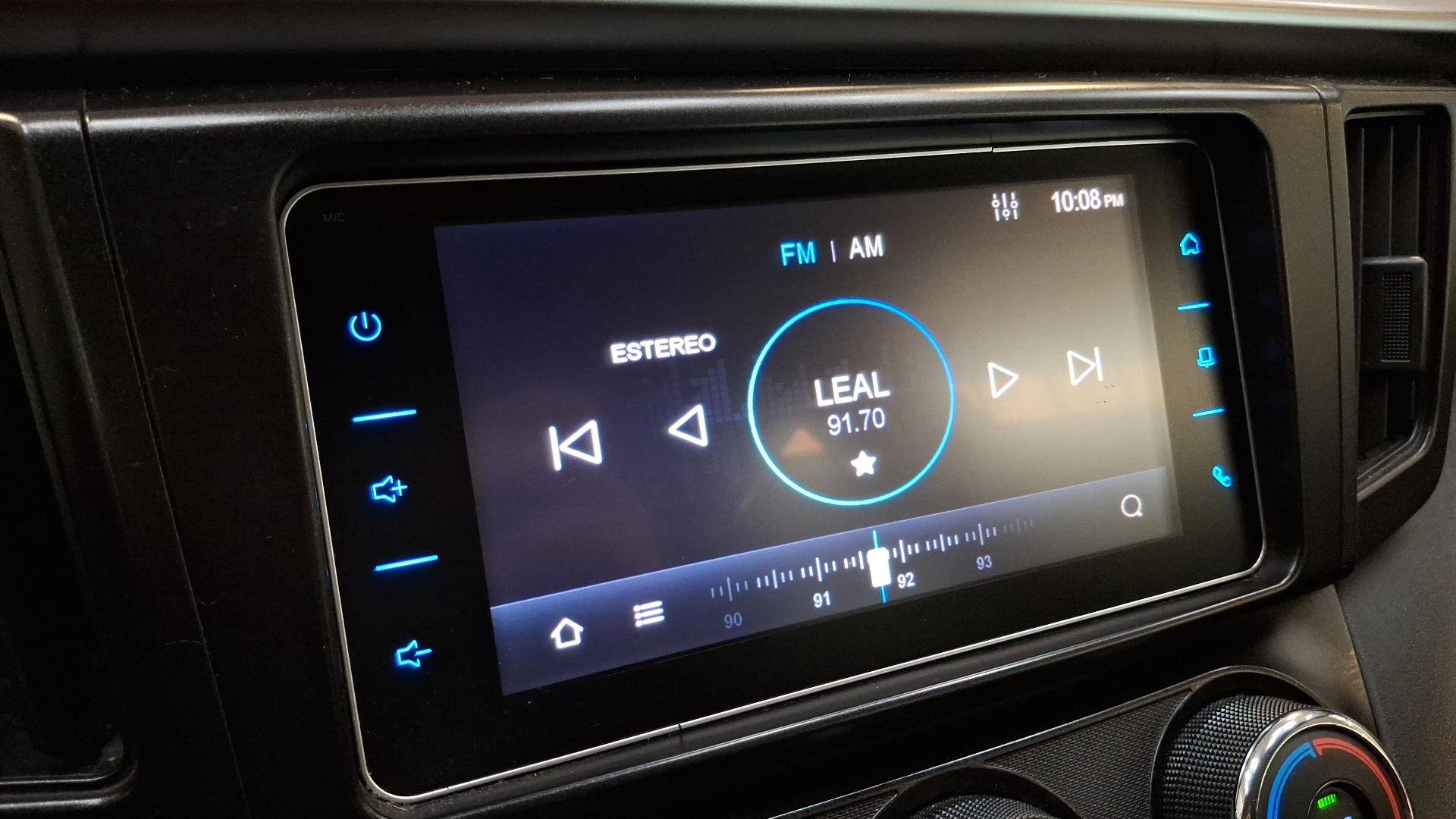 Toyota RAV4 — foto 10 de 16