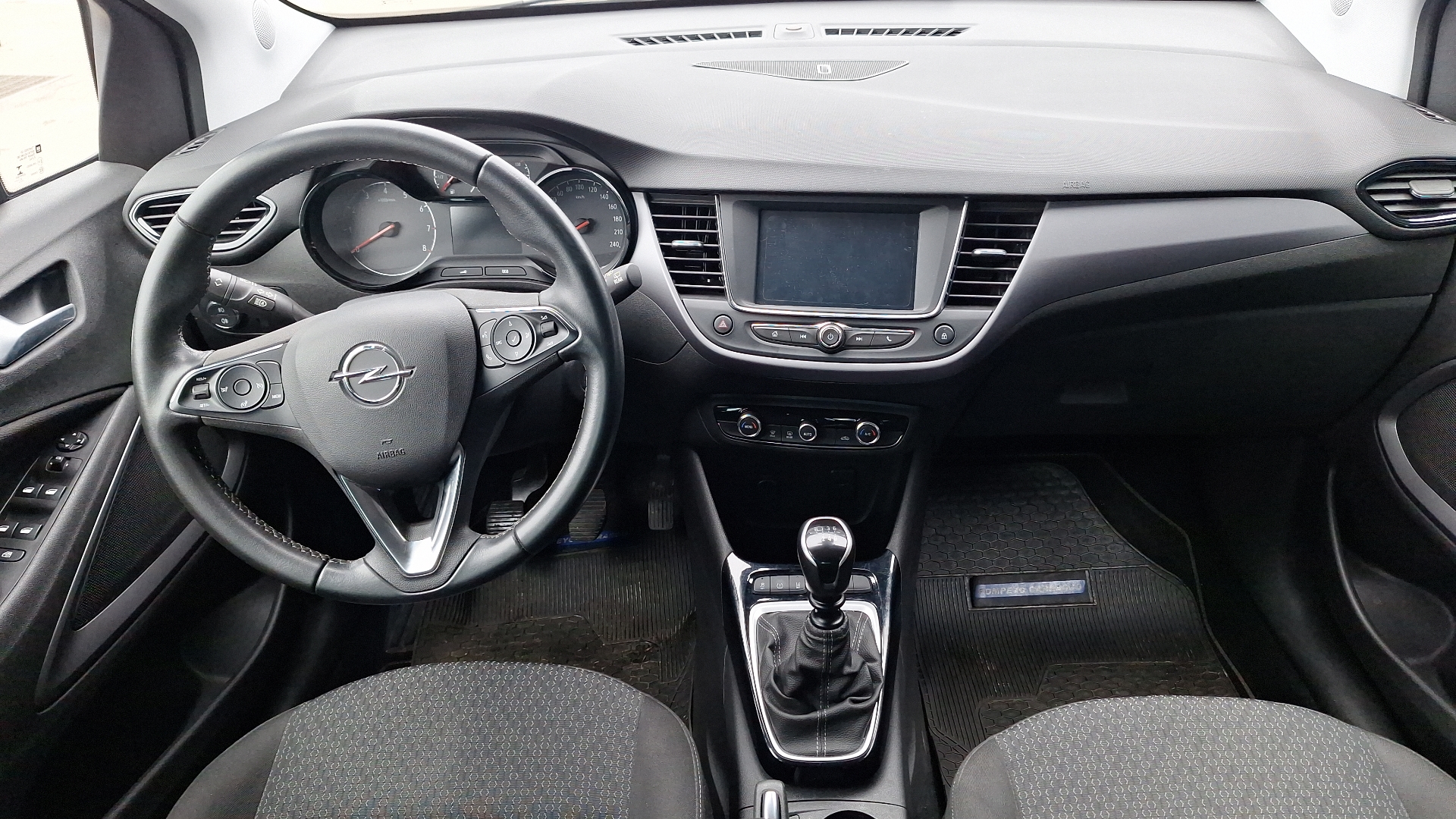 Opel Crossland — foto 6 de 15